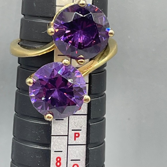 Gold Tone Bypass Ring with Dual Round Purple Stones Size 6 Statement Jewelry - Picture 3 of 7